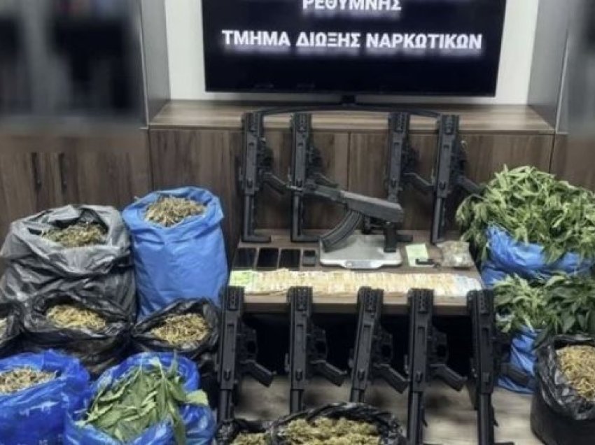 Laborator i kultivimit të marijuanës dhe arsenal armësh, në pranga dy persona në Greqi, një prej tyre shqiptar