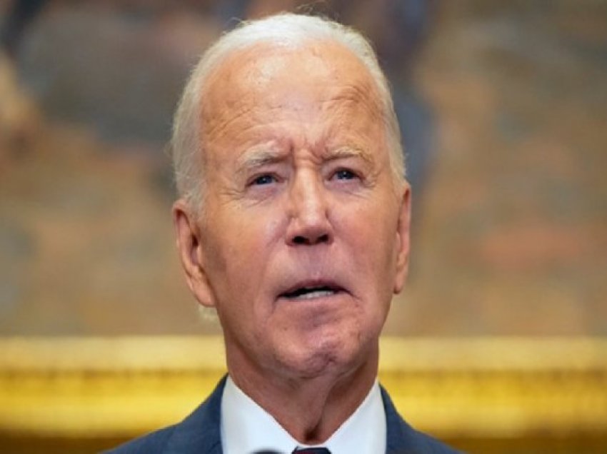 ​Biden fshin borxhet për 55 mijë punonjës shtesë