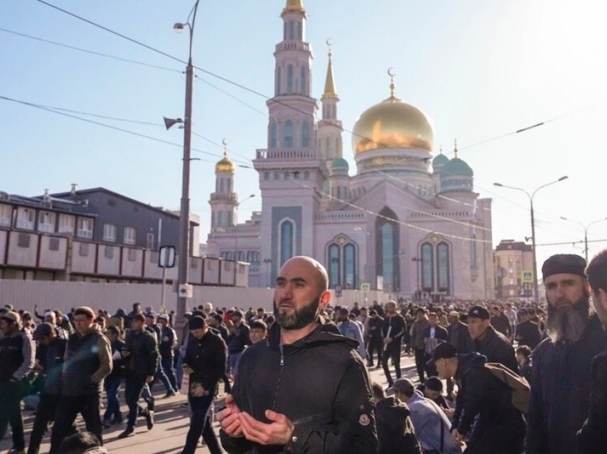 Këshilli Islamik i Rusisë u mundëson poligaminë burrave myslimanë