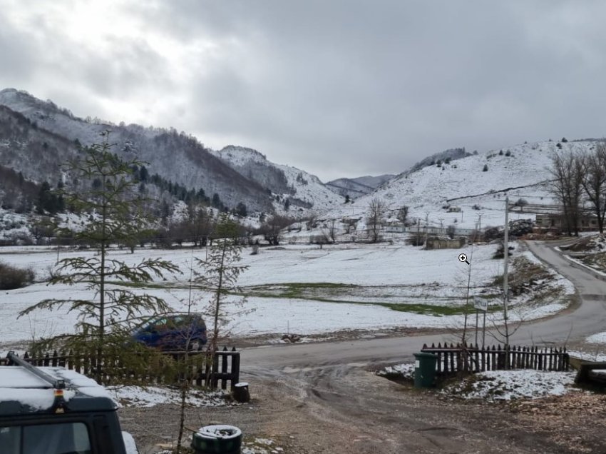 Reshje dëbore në zonat malore të juglindjes, ja çfarë paralajmërojnë meteorologët!