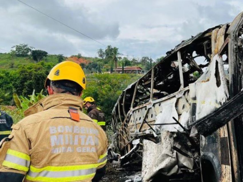 Brazil, 37 të vdekur nga përplasja e një autobusi me një kamion