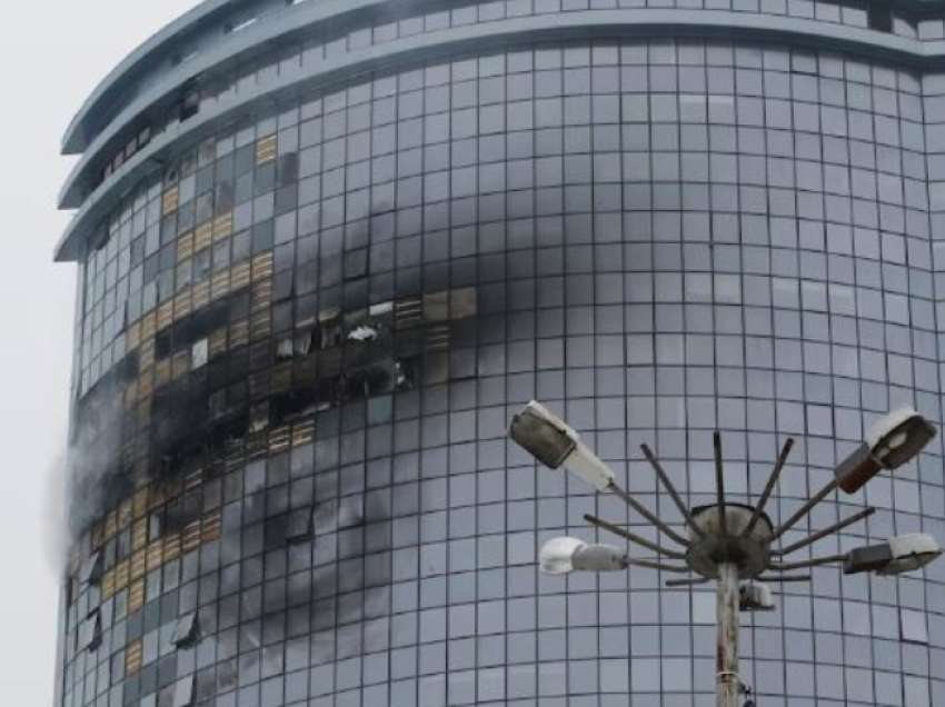 Sulmet ukrainase me dronë, rihapet aeroporti në qytetin rus të Kazanit