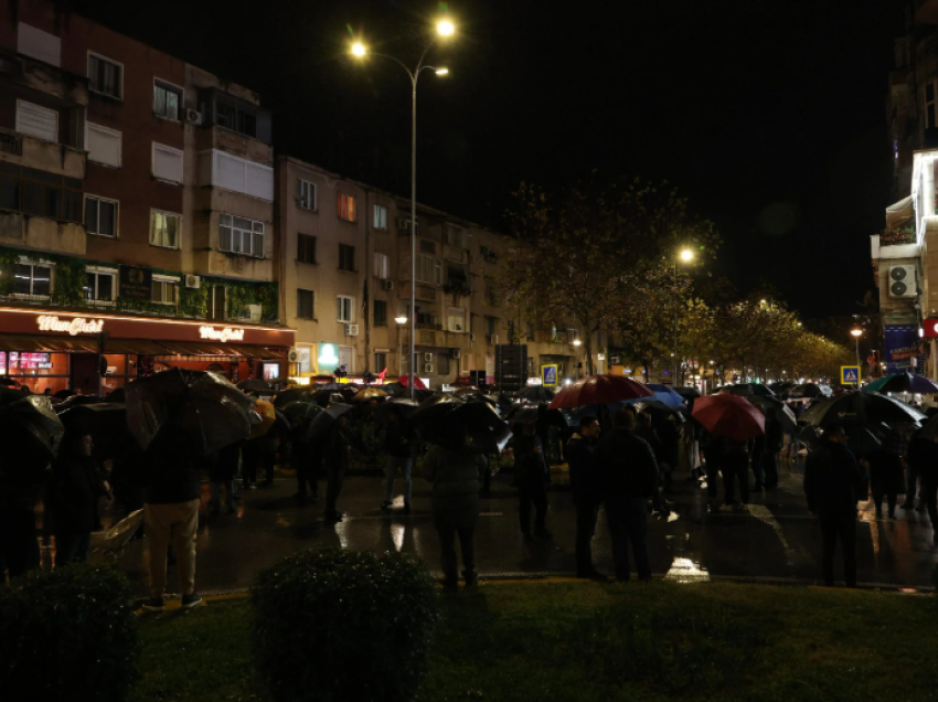 LIVE: Deputeti i PD humb ndjenjat në protestë; Berisha: Sulmi ndaj Agron Gjekmarkajt u urdhërua nga Edi Rama!