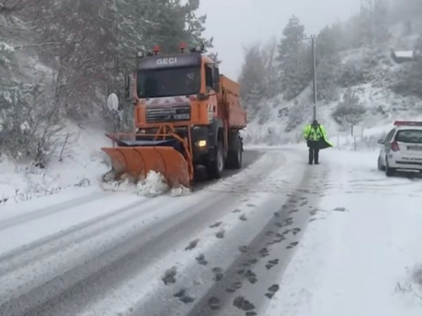 Rruga Pejë-Kullë e bllokuar për automjetet e rënda