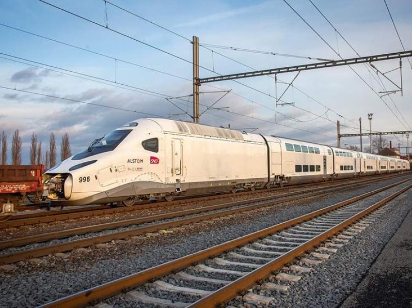 Makinisti hidhet nga treni në lëvizje! Bllokohen mijëra udhëtarë në Francë