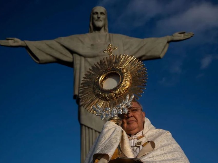 Statuja ikonike e Krishtit në Rio de Janeiro ndez debat, përplasje mes kishës dhe shtetit në Brazil