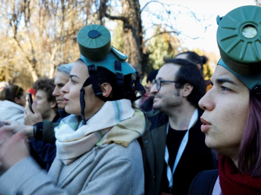 REL/ Qytetarët në Shkup sërish protestojnë kundër ndotjes së ajrit