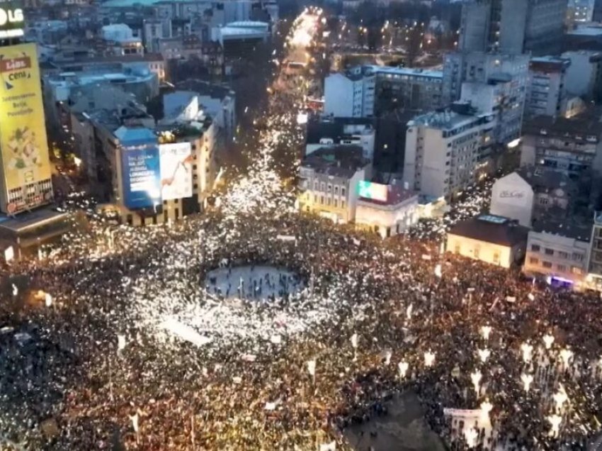 Vuçiq në presion nga protestat, a mund të inskenohen tensione në Kosovë?