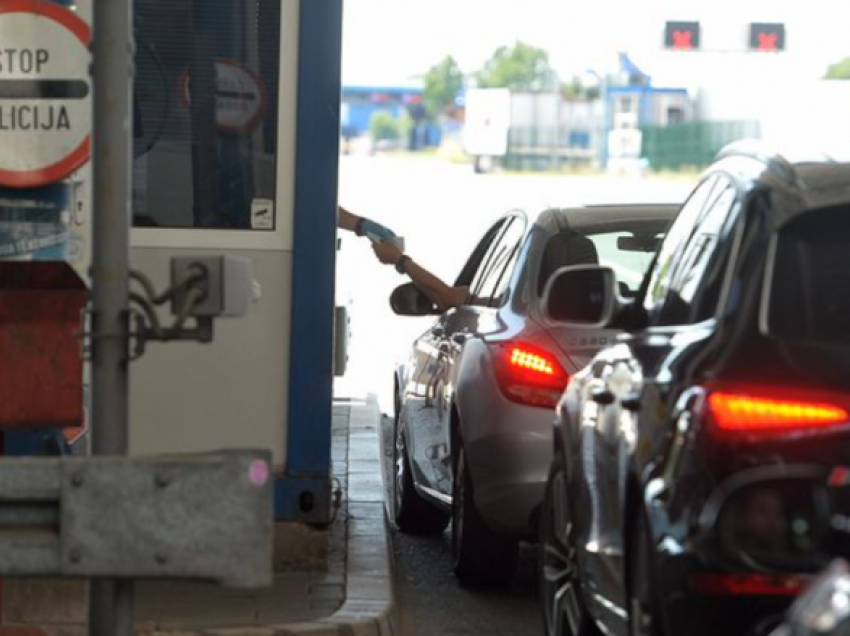 Ndalohen shtetasit e Shqipërisë dhe Gjermanisë në Bllacë, automjeti i tyre dyshohet se ishte i vjedhur