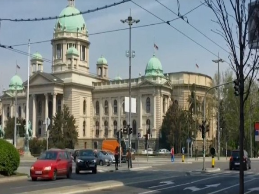 Njohës të sigurisë: Serbia në situatë skizofrenike mes lindjes e perëndimit