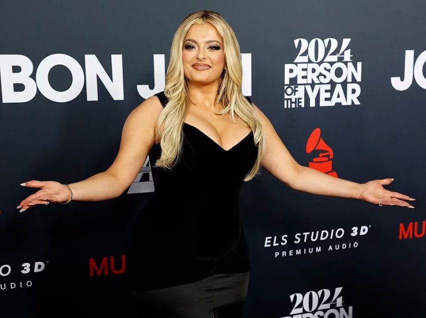 Bebe Rexha mahnit me dukjen në një tjetër para-ndejë të “Grammy Awards”, pak para mbrëmjes së madhe të çmimeve