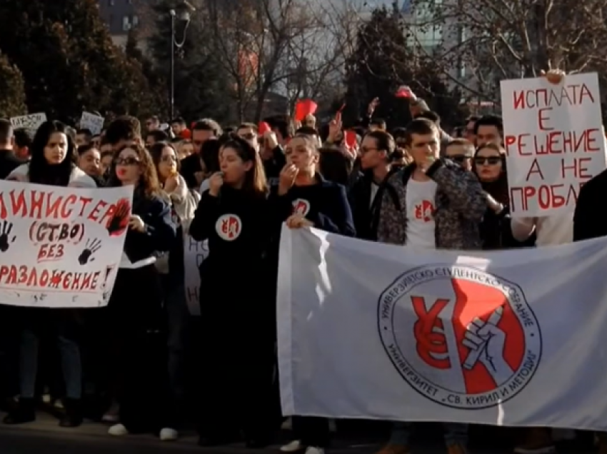 Studentët në Shkup protestojnë ndaj vonesës së bursave