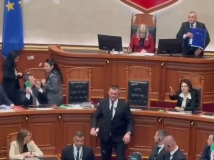 Me kërkesë të PS-së, lojërat e fatit hiqen nga rendi i ditës në parlament