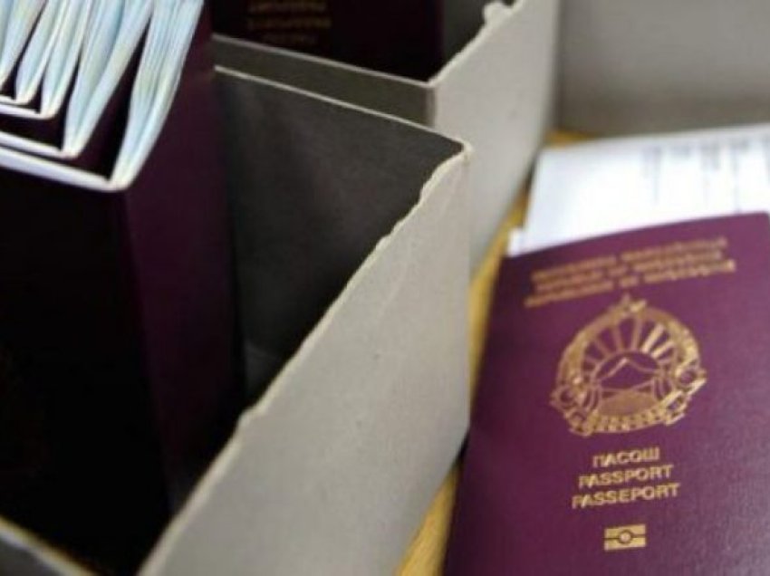 Ministri grek informoi se pasaportat e Maqedonisë nuk janë më të vlefshme nga e hëna