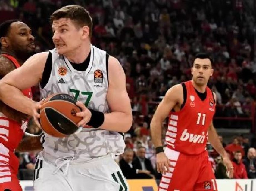 Real Madrid mposhtet në Itali