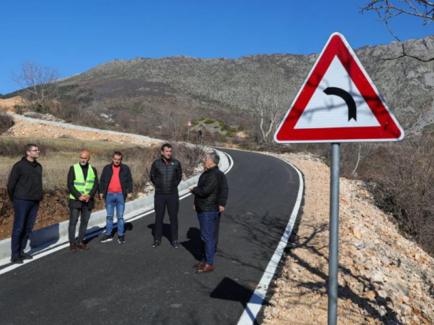 Ndërtohet rruga e re që lidh fshatin Shëngjin me qendrën e fshatit Shën Mëri/ Veliaj: Të kapim kohën e humbur në këto 30 vite