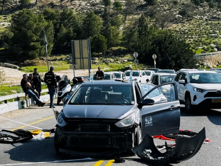 Vritet një izraelit dhe plagosen disa të tjerë në Bregun Perëndimor