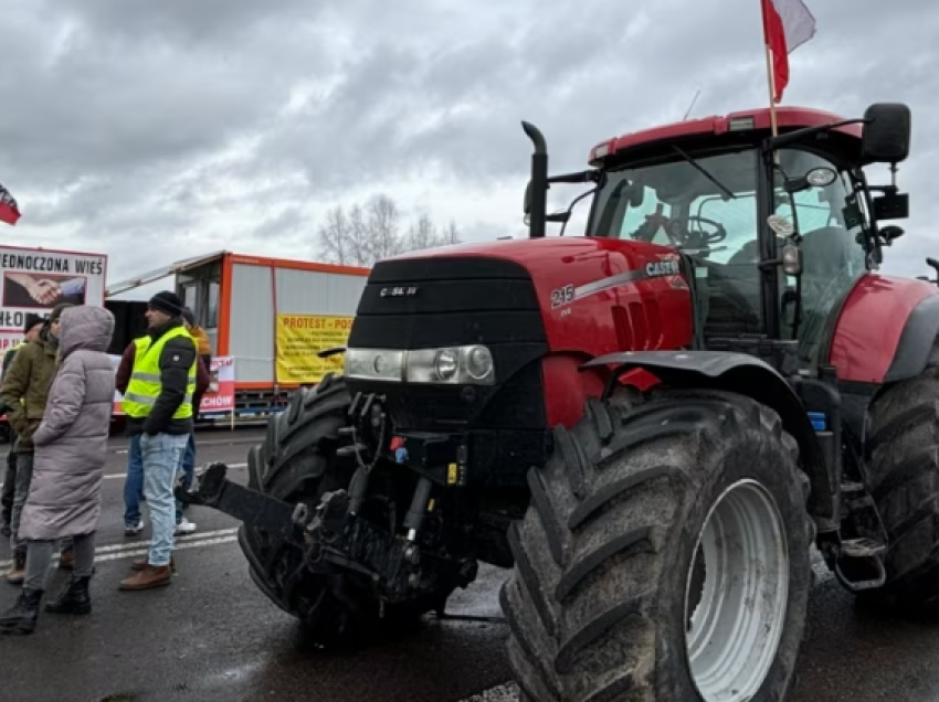 Fermerët polakë paralajmërojnë bllokimin e një pikëkalimi kyç me Gjermaninë