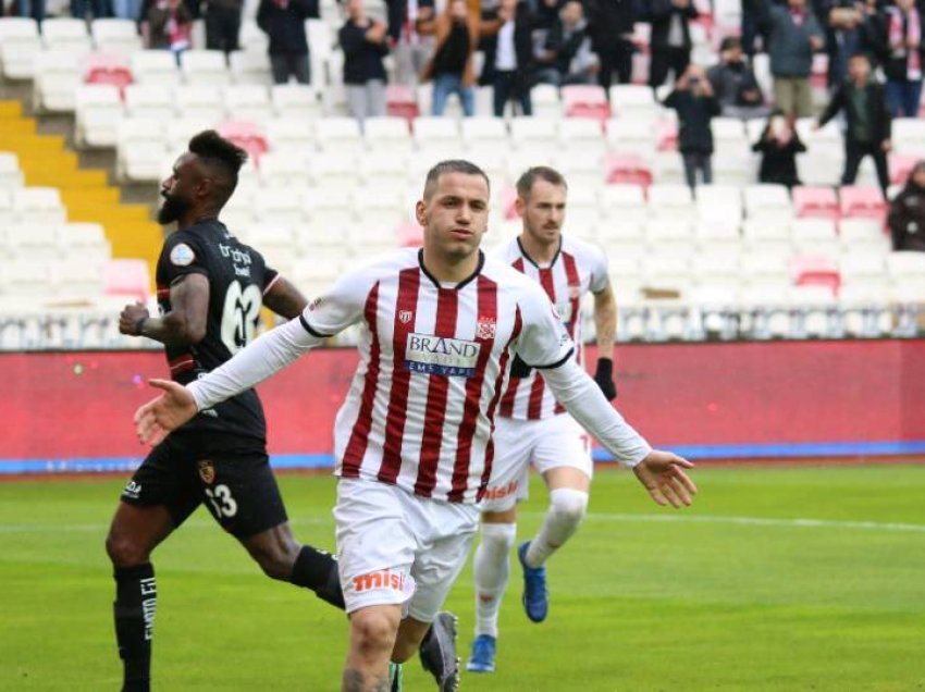 Sivasspor i vendos çmimin sulmuesit kuqezi