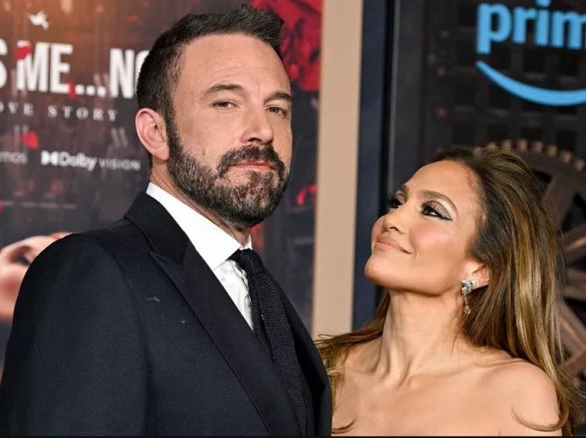 Ben Affleck nuk donte që lidhja e tij me Jennifer Lopez të shfaqej në rrjete sociale