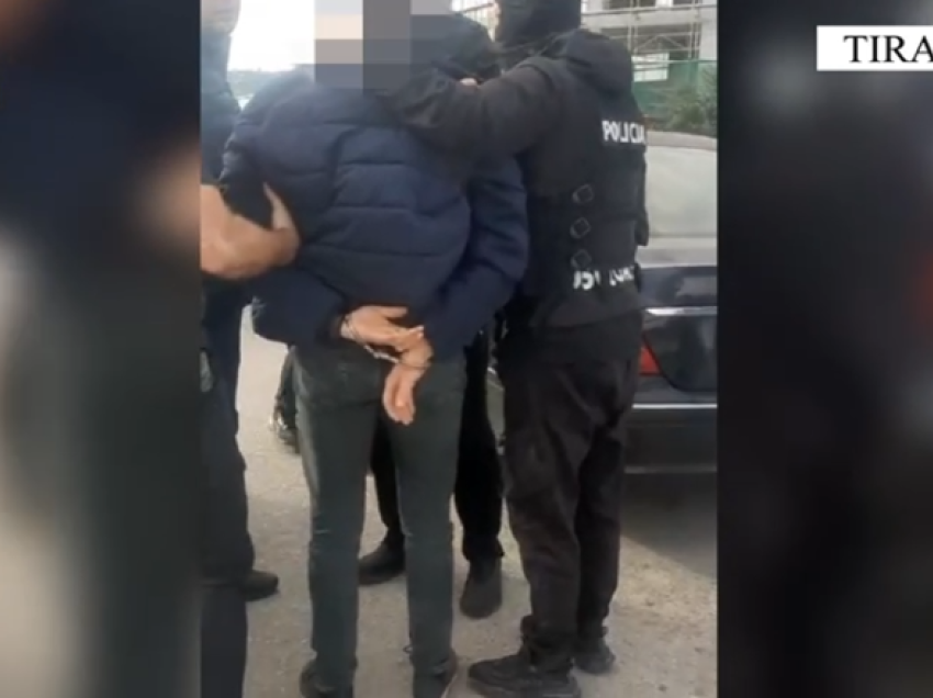 Kujt do ia shiste armët? Arrestohet 45-vjeçari, u kap me municion luftarak