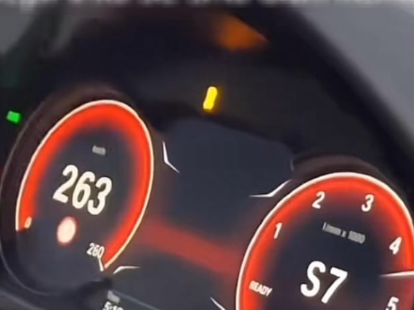 Voziti mbi 260 km/h në zonën e kufizimit 100 km/h, dënohet me 300 euro dhe i merret patentë shoferi