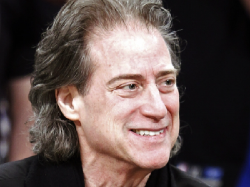 Vdes në moshën 76-vjeçare komediani Richard Lewis