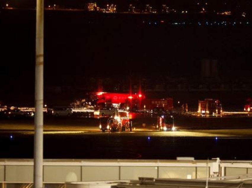 Japoni: Zyrtarët përpiqen të rihapin aeroportin