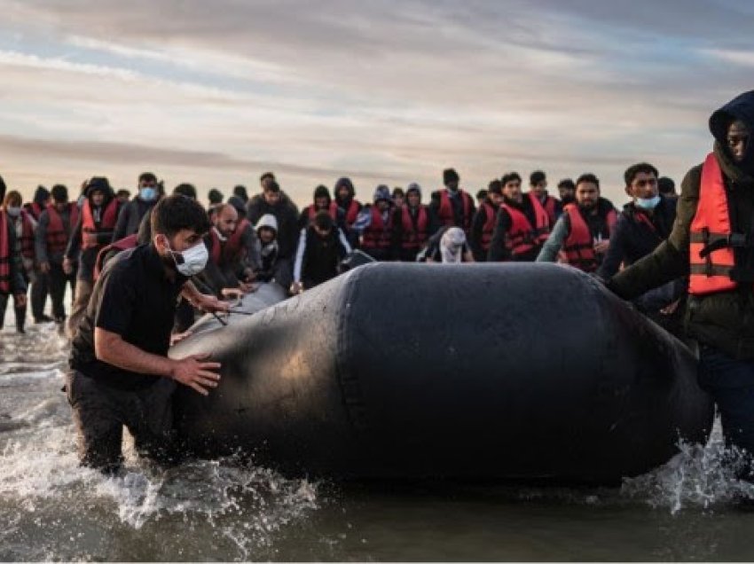 ​147 migrantë mbërrijnë në Lampedusa në zbarkimet e para të vitit 2024