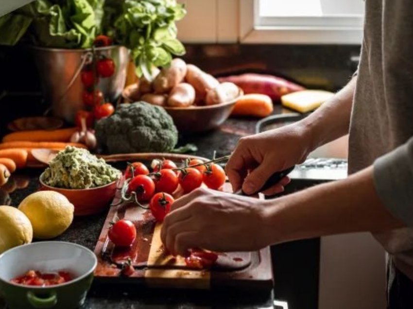 Kjo dietë me bazë bimore ndihmon në luftimin e diabetit dhe shtimit në peshë