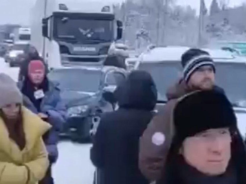 Aksident i madh trafiku në Rusi, mbi 50 vetura përfshihen – katër të vdekur