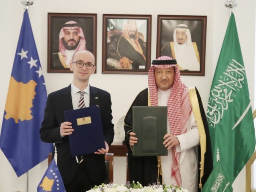 Arabia Saudite heq vizat për ata që kanë pasaporta diplomatike dhe zyrtare