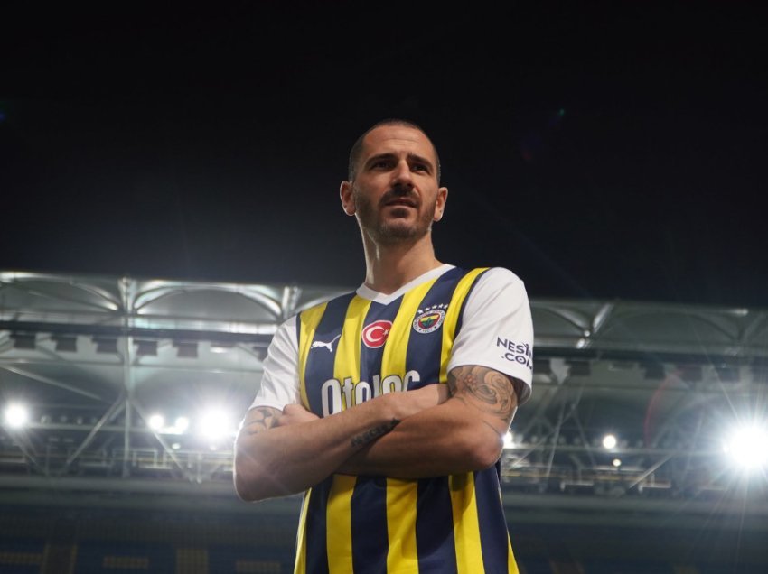 Leonardo Bonucci firmos me skuadrën kryesuese të Turqisë