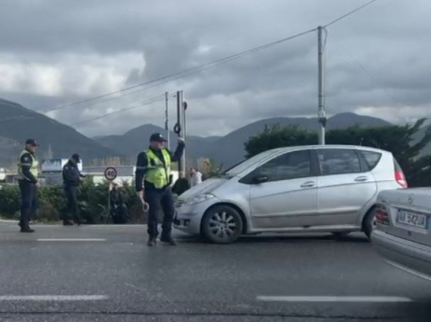  Aksident në autostradën Lezhë-Milot, motori përplaset me një makinë