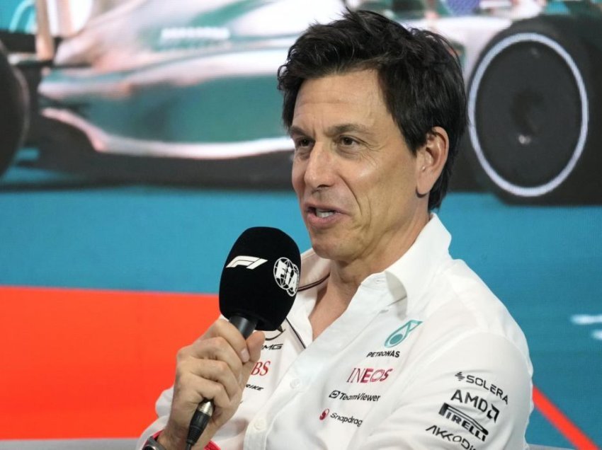 Wolff rinovon me Mercedes deri në vitin 2026