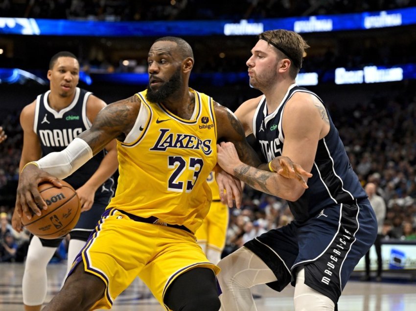 LeBroni me Lakersat mundin Mavericks