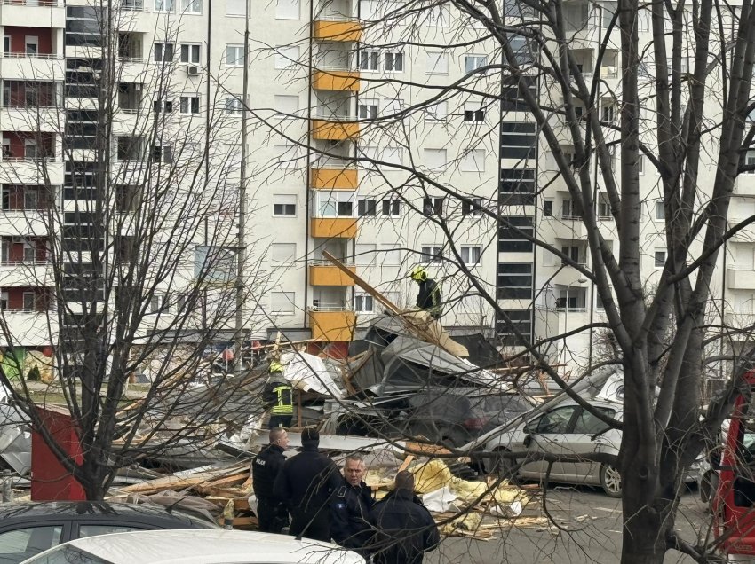 23 vjeçarja e lënduar sot nga kulmi i objektit të komunës do të dërgohet në intenzivë, nga QKUK japin detaje