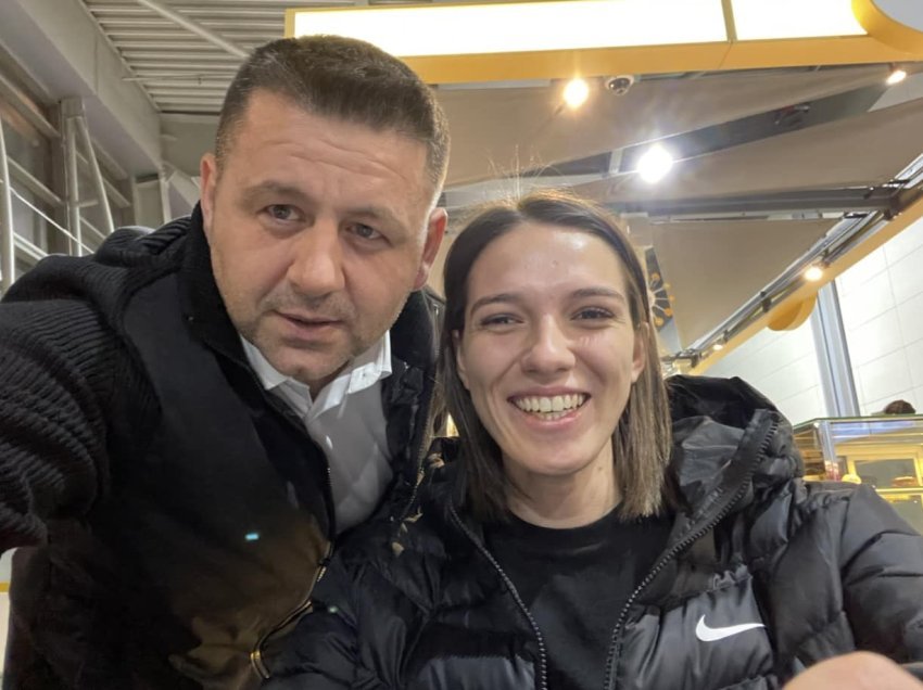 Bekë Berisha reagon për 23 vjeçaren e cila po trajtohet në QKUK pasi u lëndua nga kulmi i komunës