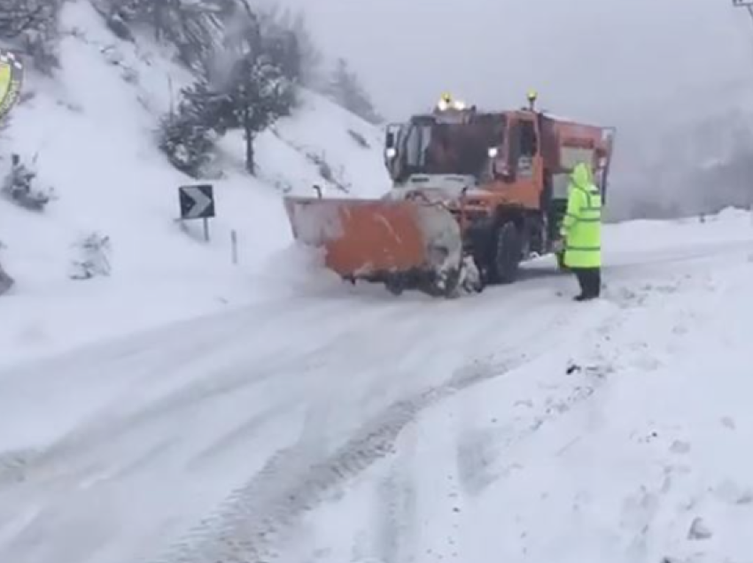 Situata nga dëbora në Shkodër/ Policia: Kemi rritur prezencën në akset rrugore urbane e rurale, drejtuesit të bëjnë kujdes në lëvizje