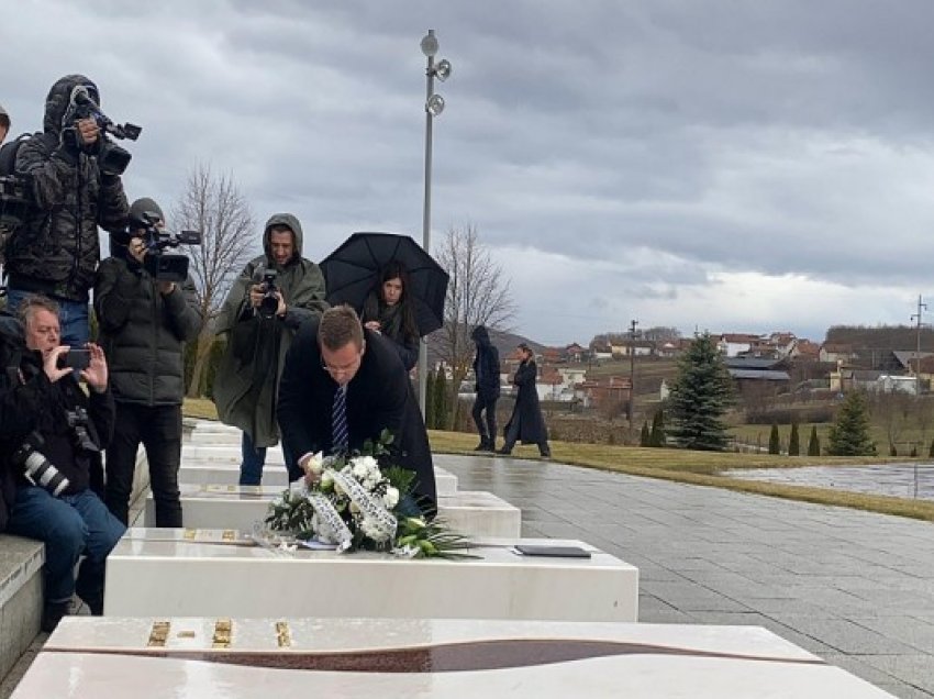 ​Avokati serb tregon arsyet e ndalimit të tij në aeroportin e Beogradit