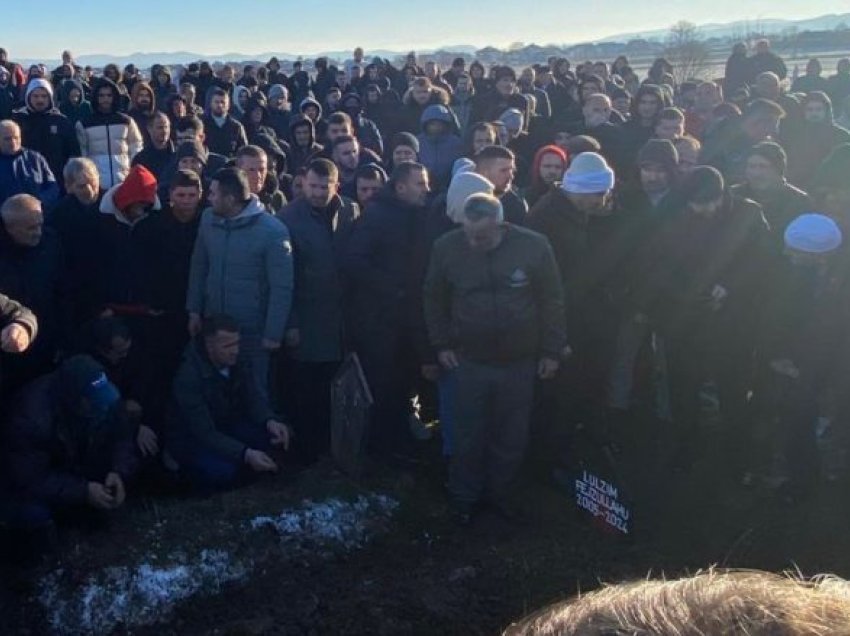 Njëra nga familjet e dorasëve kërkoi të marrë pjesë në ceremoninë e varrimit të Lulzim Fejzullahut, u refuzua