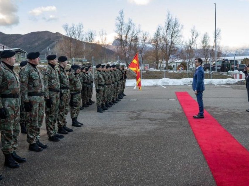 Pendarovski viziton pjesëtarët e kontingjentit të RMV-së në kuadër të KFOR-it në Kosovë