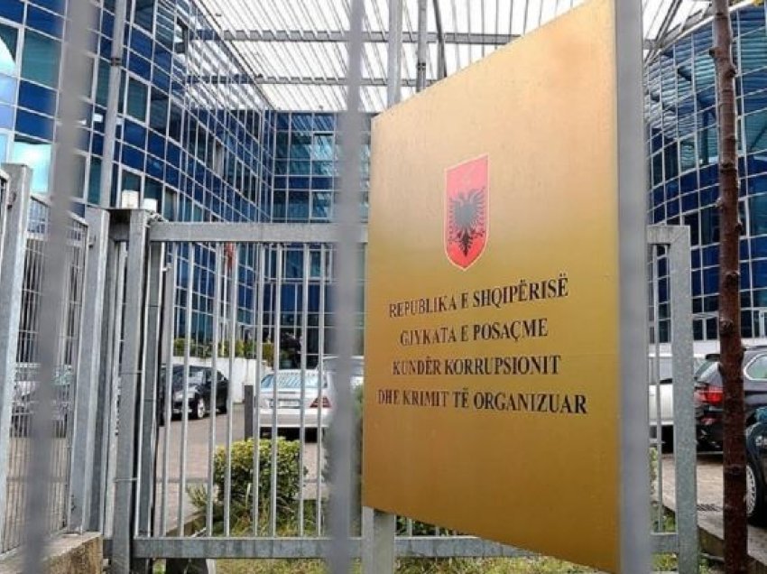 Vidhnin llogaritë bankare përmes shitjeve online, SPAK përfundon hetimet për grupin kriminal që mashtronte italianët