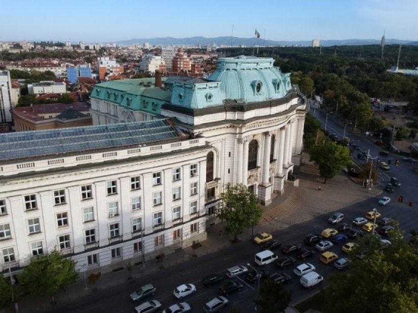 ​Qeveria e Bullgarisë propozon heqjen e tarifës së shkollimit për studentët dhe doktoraturë