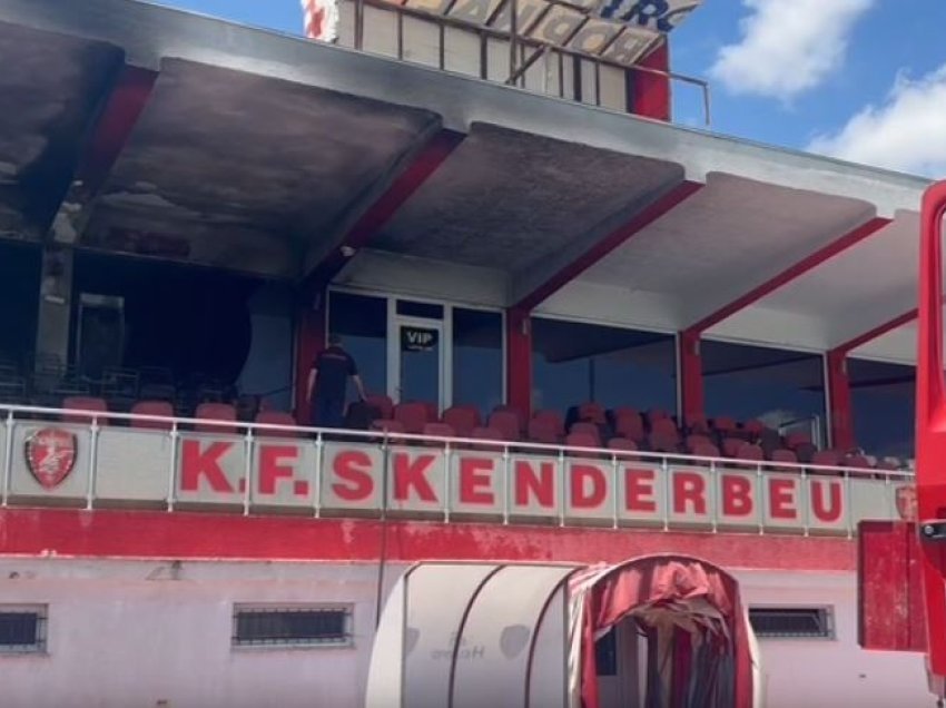 Ndërhyn zjarrfikësja, çfarë ndodh në stadiumin “Skënderbeu”!