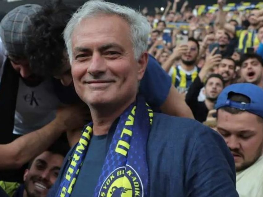 Mourinho kërkon në Stamboll “yllin” anglez