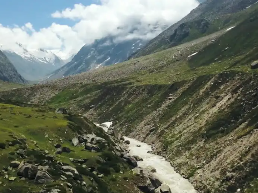 Himalajë: Mungesa e borës rrezikon furnizimin me ujë