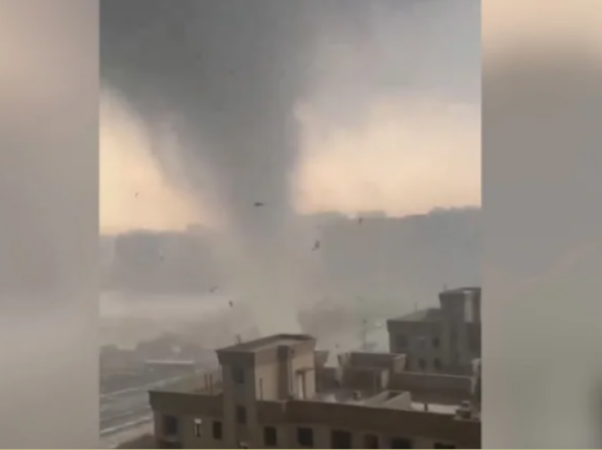 Pamje dramatike: Tornado lë pesë të vdekur dhe dhjetëra të plagosur në Kinën lindore