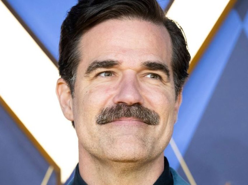 Komediani Rob Delaney thotë se dëshiron të vdesë në të njëjtën dhomë ku vdiq djali i tij