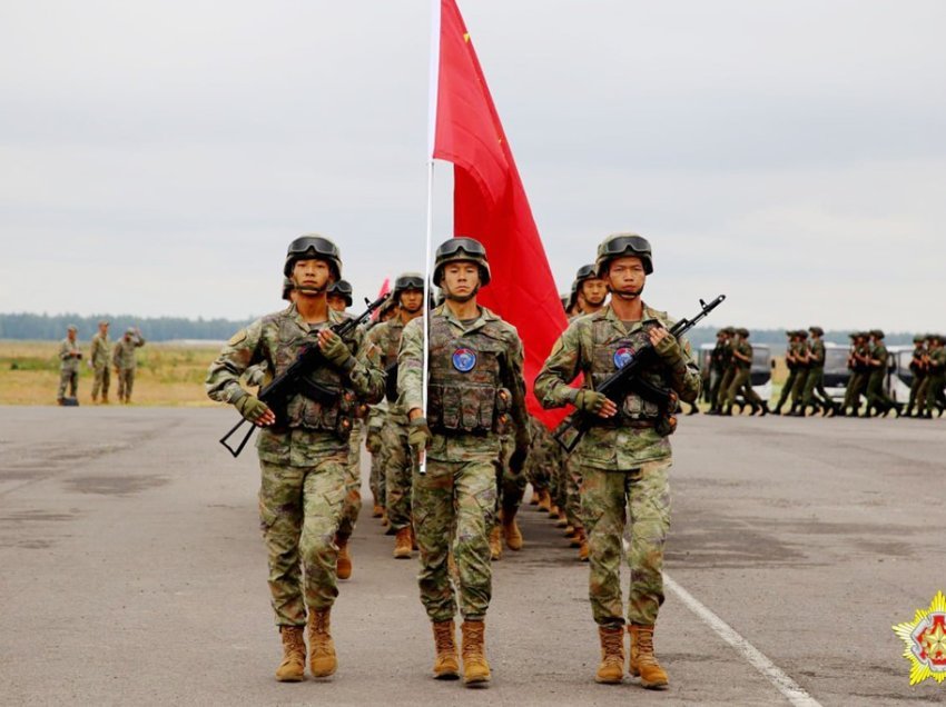 Prag samiti i NATO-s në SHBA, Kina dhe Bjellorusia nisin stërvitjen e përbashkët ushtarake pranë kufirit polka